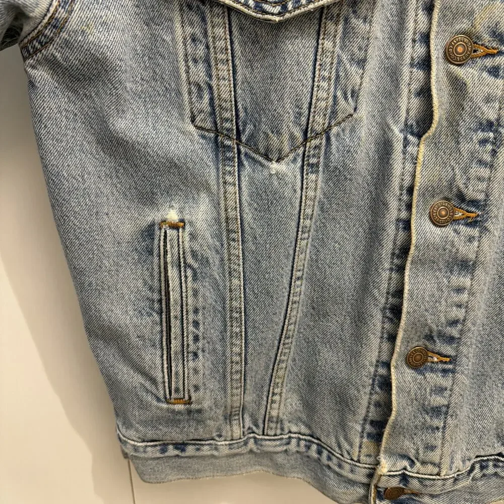VTG Levi’s 70614 Denim Trucker Jean Jacket, Red Plaid Lining,‎ Faded/Thrashed